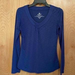 Kuhl long sleeve v neck top